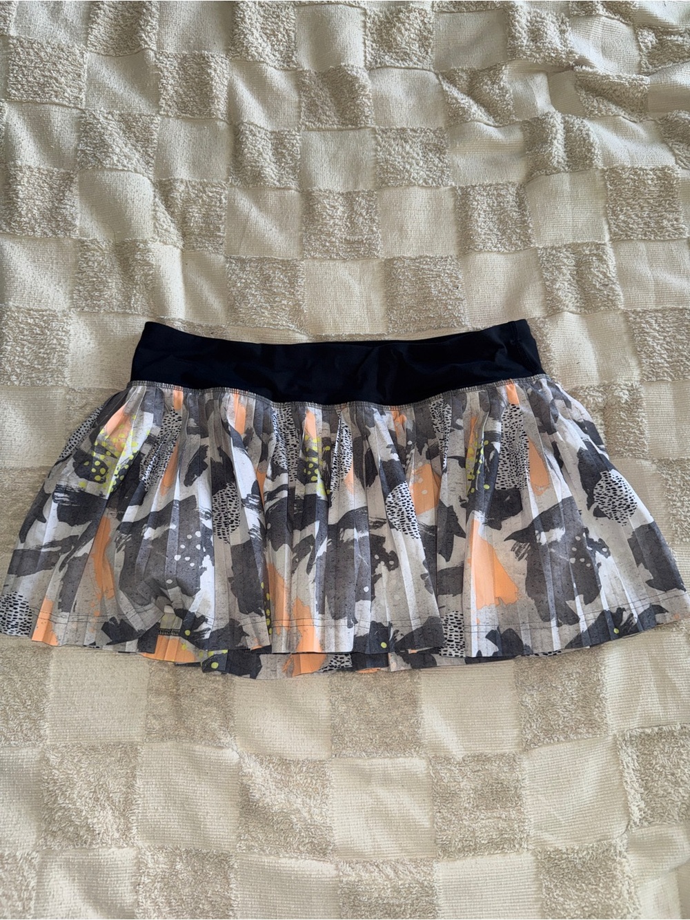 Lululemon Pleat to Street Skirt II "Mini Art‎ Pop White Multi / Black” size 10